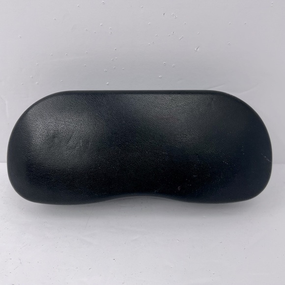 RAY-BAN HARD SUNGLASSES CASE, BLACK, GREY ROOMY INSIDE, 8 SHAPE, SNAP SHUT - Picture 3 of 9